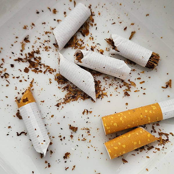 rauchentwoehnung_zerschnittenene_zigaretten